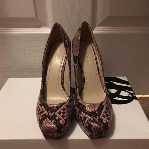 Snake Print Pumps - Picture 3 of 3